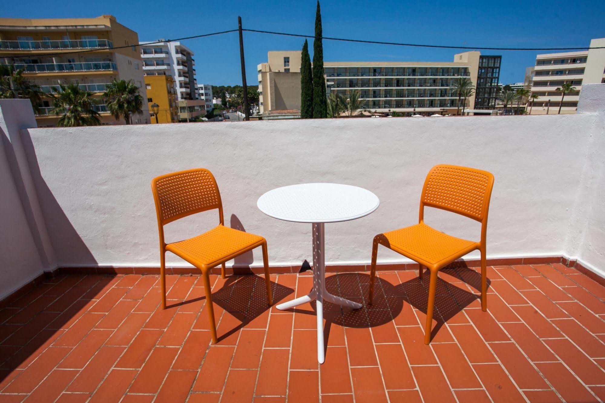 Hostal Los Pinos Es Cana المظهر الخارجي الصورة