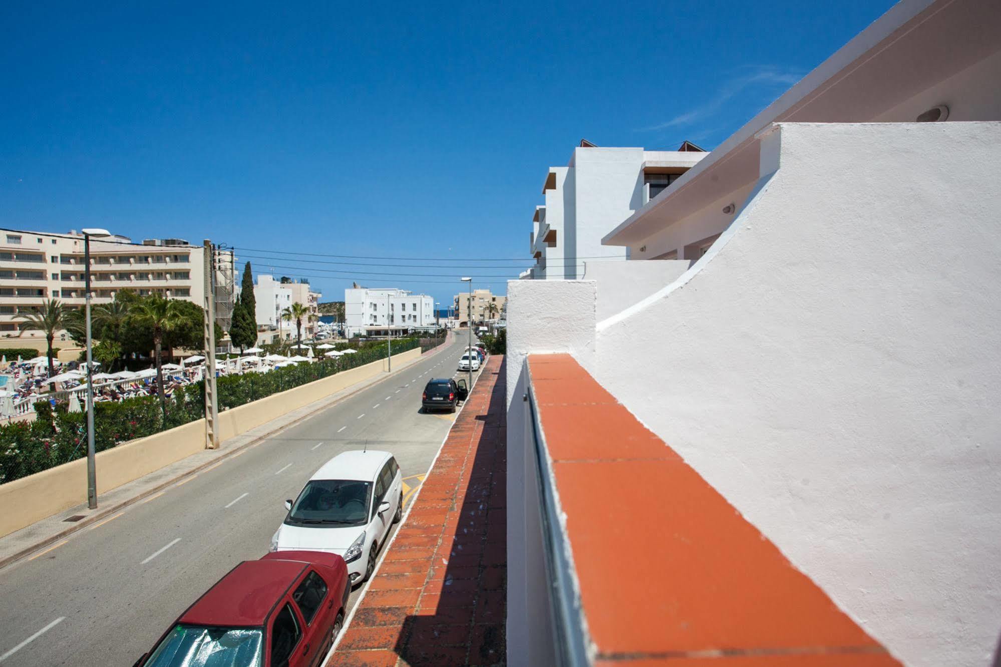 Hostal Los Pinos Es Cana المظهر الخارجي الصورة