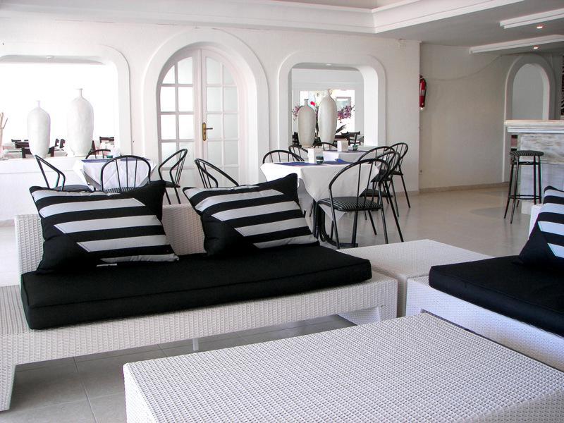 Hostal Los Pinos Es Cana الغرفة الصورة